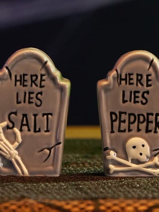 Cracker Barrel Other - NWT Cracker Barrel Stoneware Spooky Tombstone Salt and Pepper Shakers Halloween